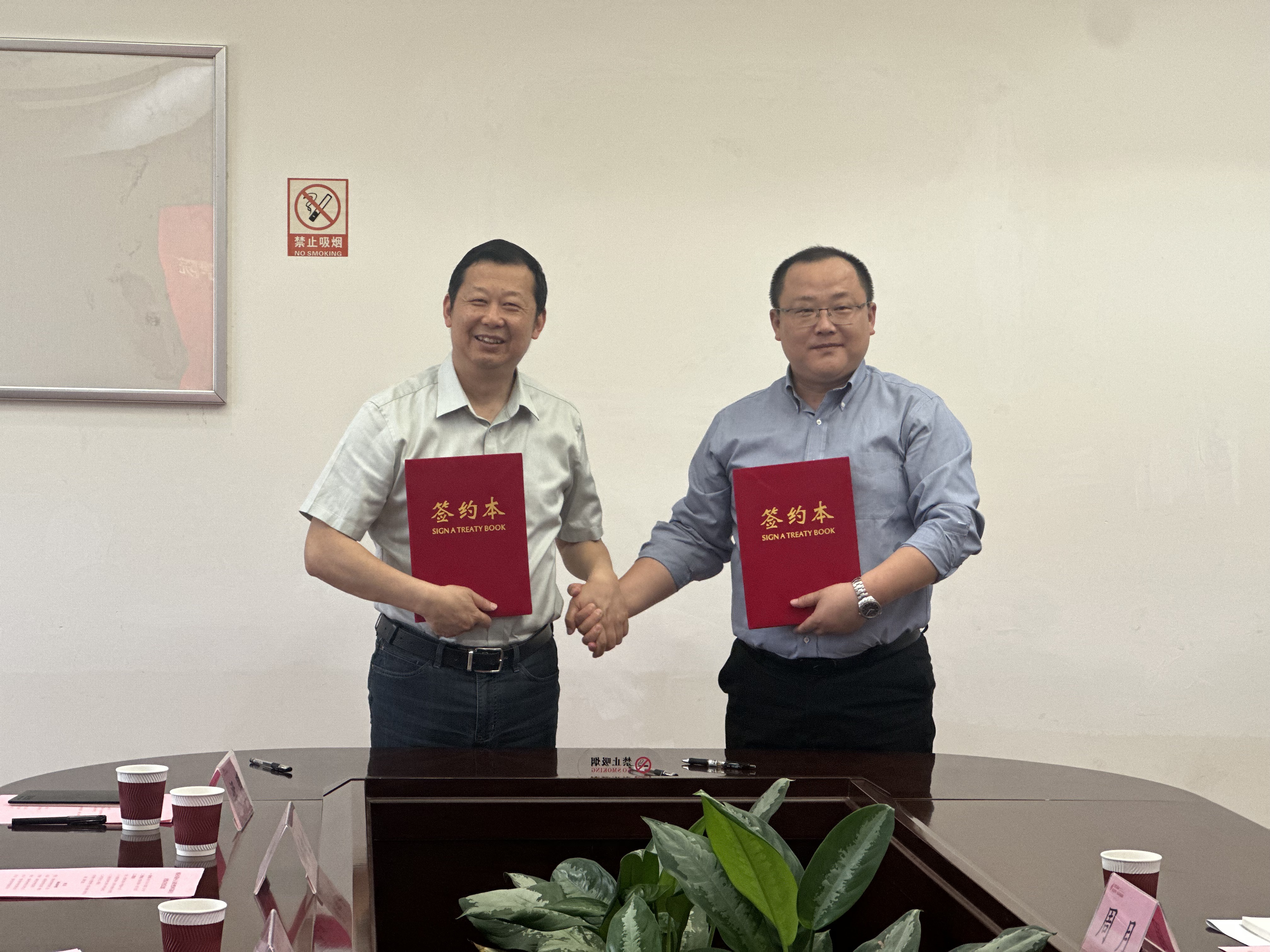 合肥技师学院与高新塘岗社区服务中心共筑新能源汽车产业高地(图2)