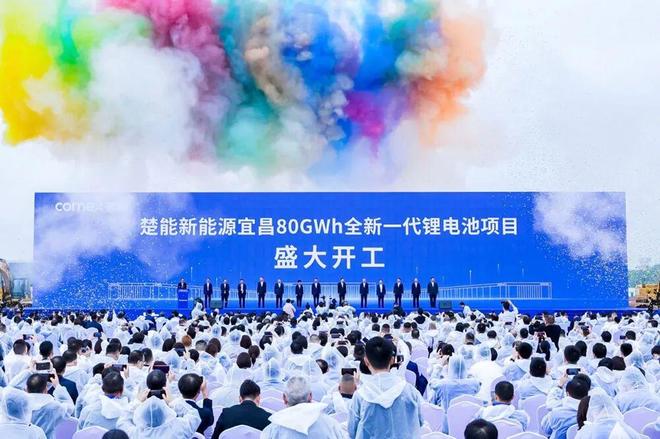 再扩80GWh产能！588Ah储能电池发布！锂电黑马再亮新招(图1)