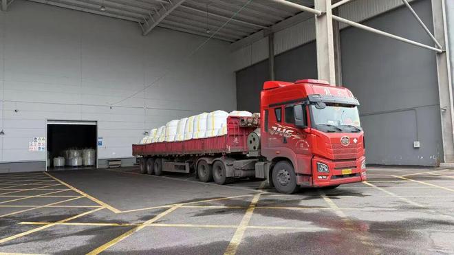 协鑫造“极”(图2)