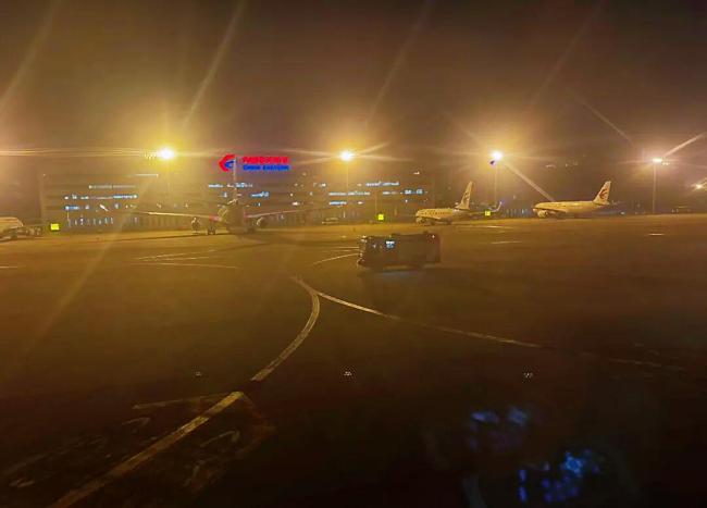 东航起火航班已安全抵达澄清火情原因(图3)