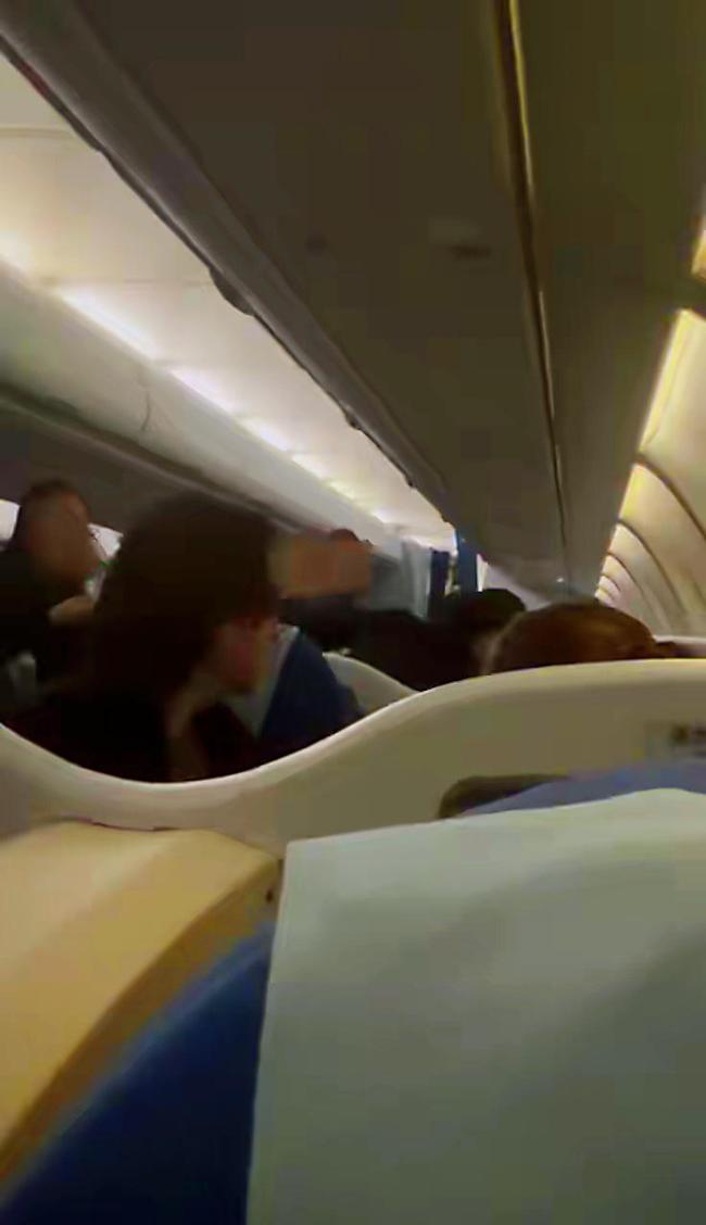 东航起火航班已安全抵达澄清火情原因(图5)