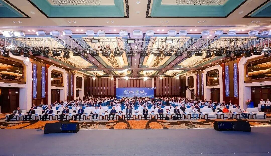 “芯生态·鑫未来”2026轻型动力锂电池产业生态发展高峰论坛暨红圣锂电核心共赢商财富峰会隆重举行！(图4)